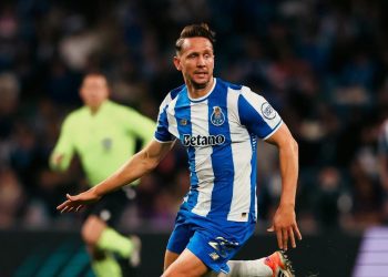 O porto está cada vez mais perto de tomar uma decisão sobre o futuro de luuk de jong