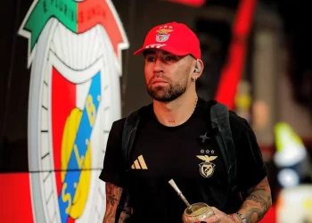 Benfica em alerta com futuro de otamendi em aberto