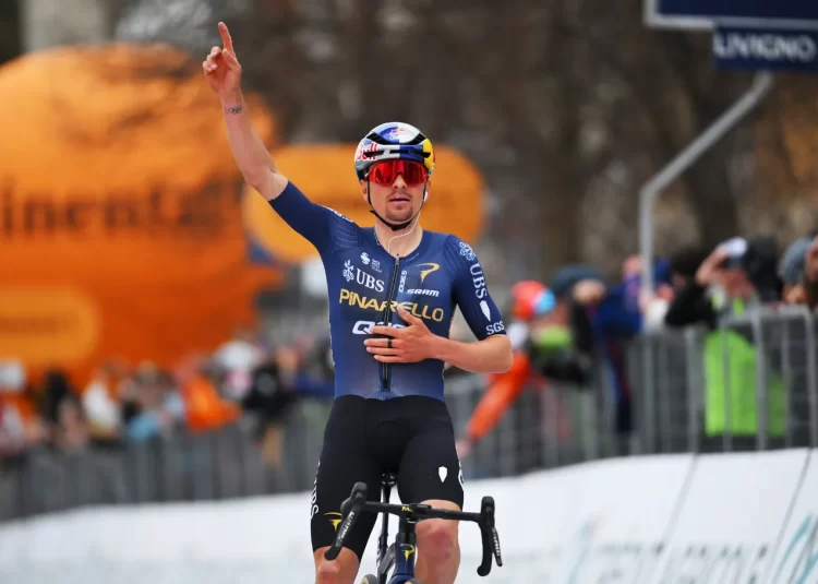Volta Aos Alpes | Pidcock Vinga-Se Da Derrota No 1º Dia 1 Tom pidcock venceu a terceira etapa da volta aos alpes numa chegada ao sprint
