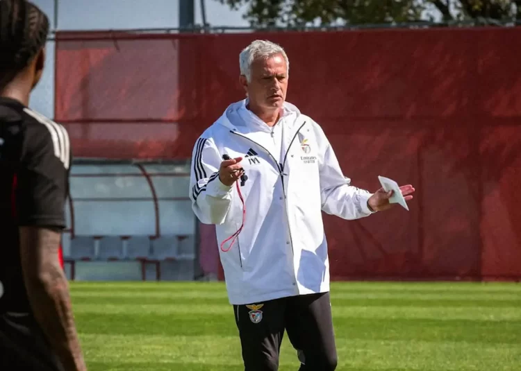 Benfica Afina 11 Para Alvalade E Define Peças-Chave 1 Benfica afina 11 para alvalade com plano de mourinho